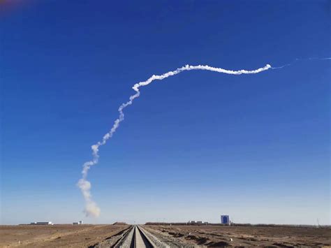 2018年01月16日, 午後 12:30 in space 16 シェア 中国が打ち上げた「長征3b号」ロケットのブースター部分が、四川省西昌市の西700km前後の山村付近に落下しました。 【中国】ロケット「Hyperbola-1」打ち上げ失敗