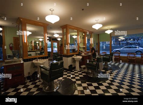 Barbers Shop Monadnock Building Chicago Illinois Usa Stock Photo