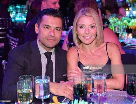 Mark Consuelos And Kelly Ripa Attend The 2014 Cnn Heroes An All Star