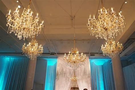 Adding A Touch Of Elegance To This Wedding Ceremony With Crystal
