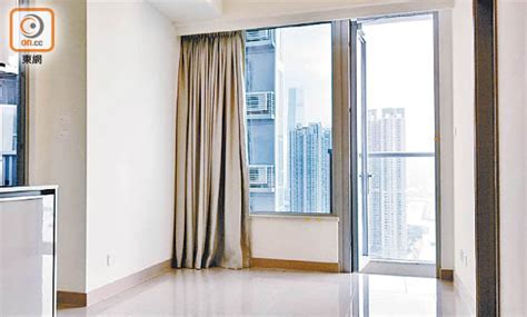 【親子睇樓團】一齊去『匯璽』睇超大單位 ♡ 究竟有幾多個房？｜let's visit cullinan west together! 度尺盤：樓底逾十呎高 匯璽空間感強 - 東方日報