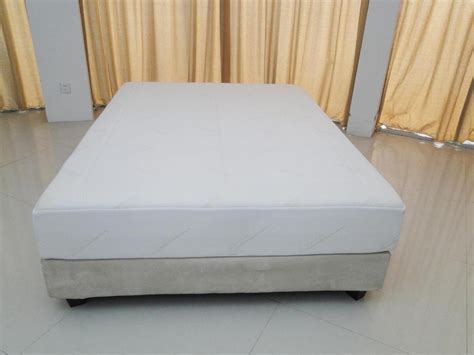 The sarah peyton queen size memory foam mattress combines the usefulness of cookies with the comfort of… a pile of kittens or something. Wholesale Furniture Brokers Delivers Sweet Dreams for Free ...