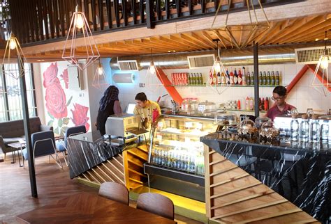 Hameediyah nasi kandar restaurant @ sunway nexis, kota damansara. Peter & Mawar