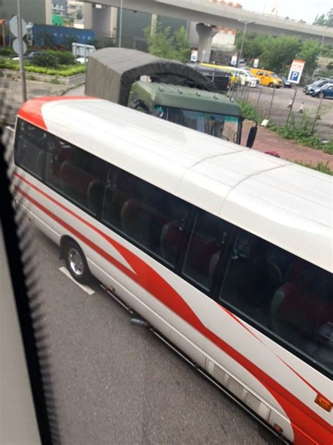 Find latest and old versions. 解放軍車油麻地與校巴相撞 無人受傷 (14:23) - 20191009 - 港聞 - 即時新聞 - 明報新聞網