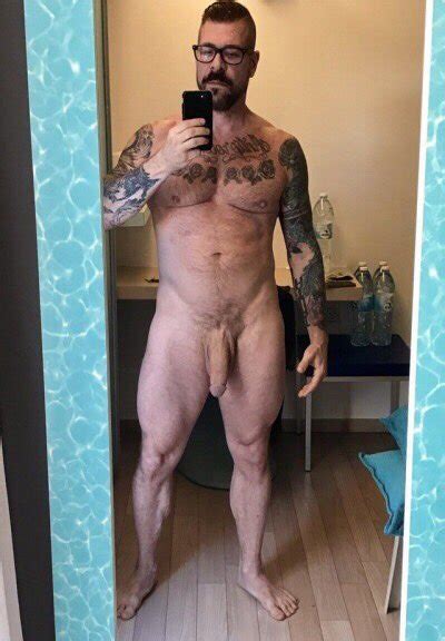 Rocco Steele On Guys With IPhones
