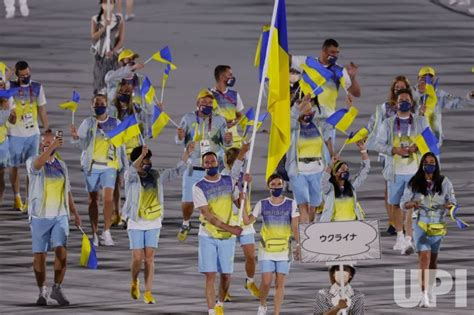 photo team ukraine marches in opening ceremonies oly20210723428