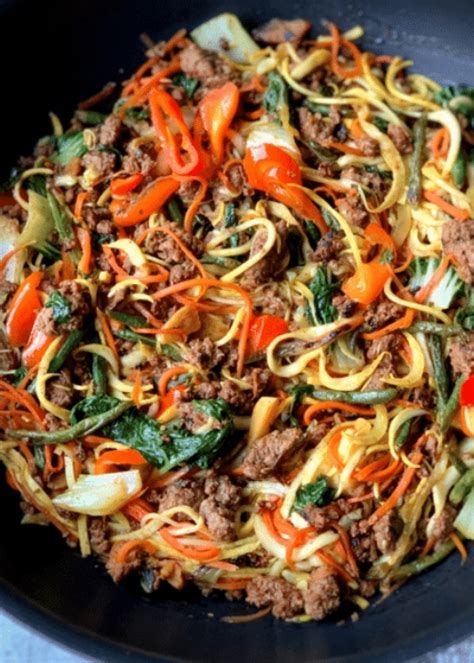 Ground Beef Chow Mein Whole30 Metemgee Recipe Beef Chow Mein Aria Art