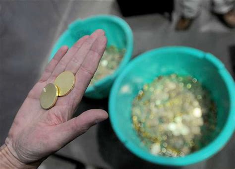 تعرف على آخر أخبار الاقتصاد وتوقعات سعر الدولار، مقالات تحليلية، اقتصادية، يومية وأسبوعية لمتابعة الشأن الاقتصادي العربي والعالمي الآن عبر موقع العربية. «المصري اليوم» ترصد رحلة سك العملات المعدنية الجديدة ...
