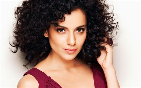 Kangana Ranaut Close Up Photo In High Resolution For Wallpaper Curly