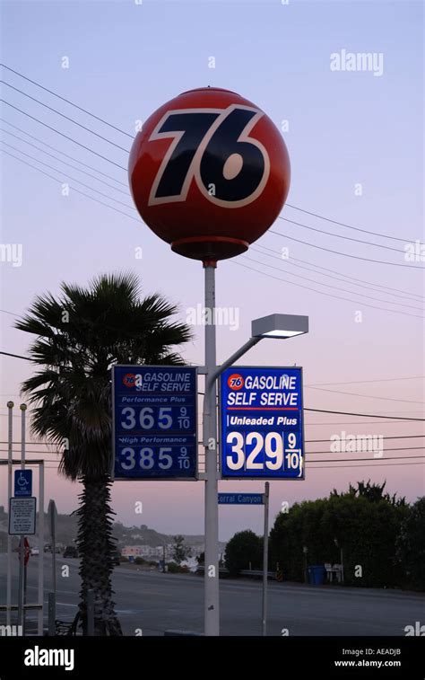 76 Gas Station Los Angeles Usa Stock Photo Alamy