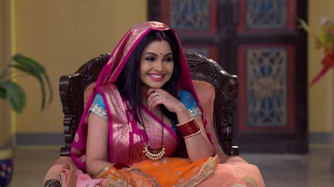 Shubhangi Atre Celebrity Style In Bhabi Ji Ghar Par Hain Episode 1026 2019 From Episode 1026
