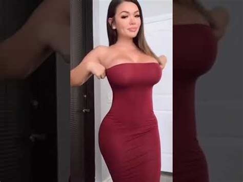 Women Showing Off Her Big Boobs YouTube