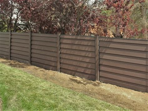 Stepping And Sloping Horizontal Fencing Trex Fencing Fds