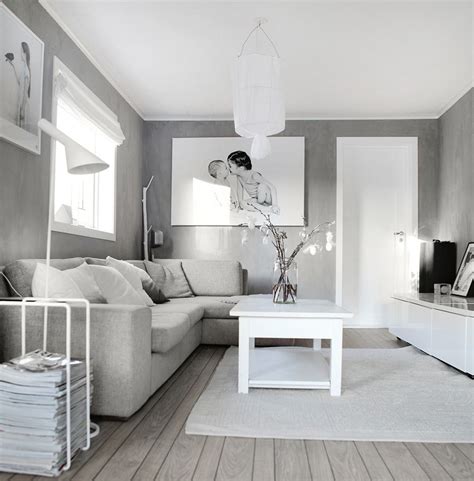 The color of the pop that looks contrasting with the gray color, becomes more and more noticeable and surprising interior design concept of the living room. 99 Beautiful White and Grey Living Room Interior ...