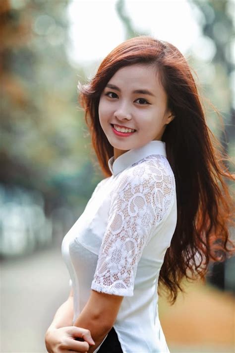 Vietnamese Women Should Wear Ao Dai At Work Beautiful Beautiful Japanese Girl