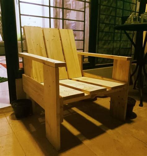Yap, palet kayu bisa kamu sulap jadi berbagai dekorasi dan furnitur yang membuat rumahmu tampak unik. >> Halaman Samping: Bikin sendiri kursi teras dari kayu ...