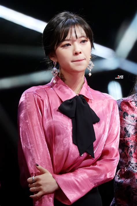 She passed the 6th jyp entertainment open audition and was selected winning the ivy star award. Cute Jeongyeon : Jeongyeon