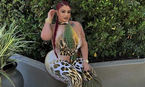 The Inspiring Journey Of Stephanie Gonzalez A Plus Size Model And Social Media Influencer