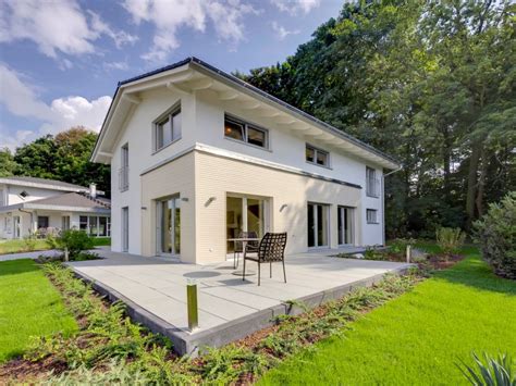 All the guides talk about how controversial the haas haus is, blah blah blah. 3. Platz Plusenergie Haas Haus Bad Vilbel