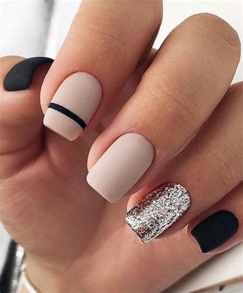 24 Elegant Acrylic White Nail Design For Short Square Nails In Summer