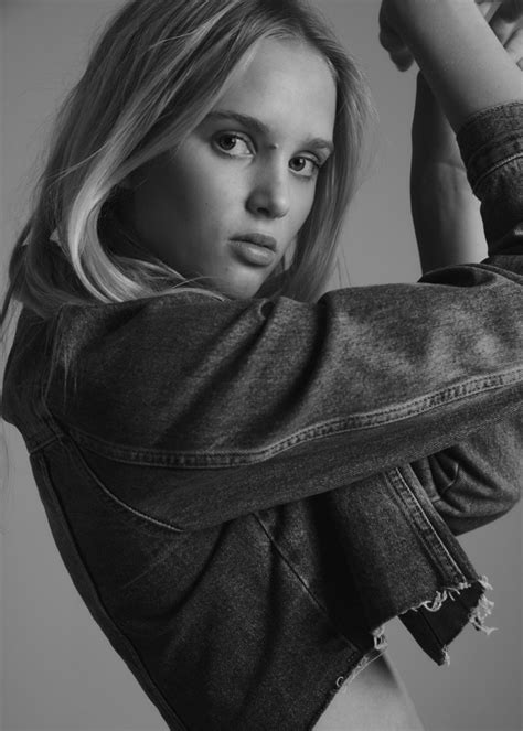 Ella Mcrobb Model Superbe Connecting Fashion Talents