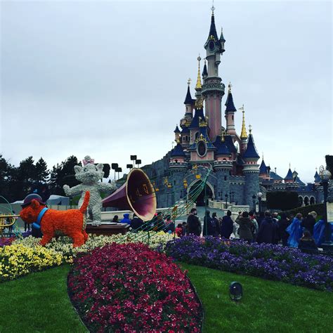 Review Disneyland Paris Theme Parks