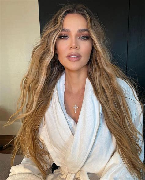 Khloe Kardashian Looks Unrecognizable With Chiseled Jaw And Big Pout As