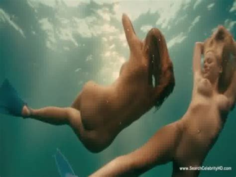 Kelly Brook Jessica Szohr Nude Sexy Piranha Celebrity Celeb Nude