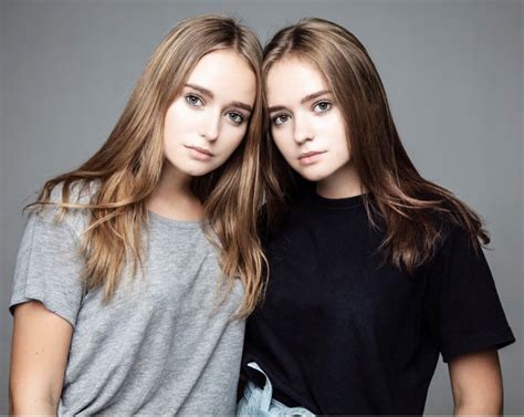 Pin By Dawn B On Identical Twins Twin Girls Identical Twins Women