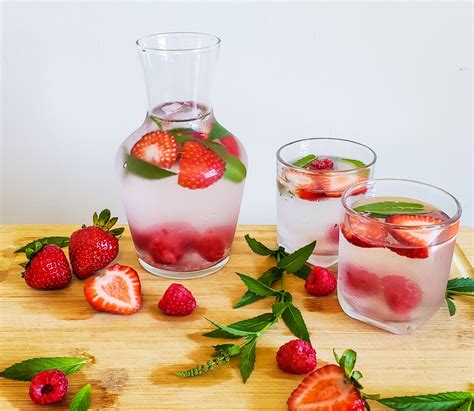 Berry Blast Strawberry Raspberry And Mint Infused Water Cookwithtaran