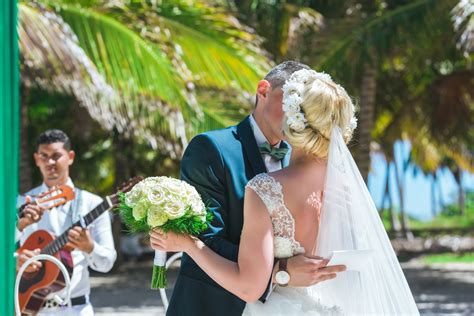 emerald wedding in dominican republic on the private caribbean beach {maria and artem
