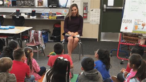 Live Desk Anchor Ally Triolo Reads To Elementary Students