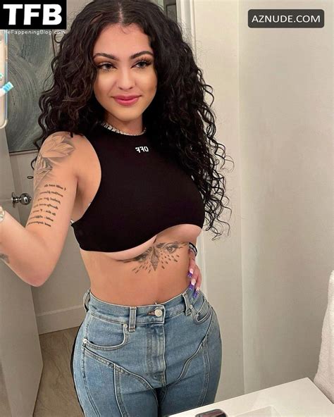 Malu Trevejo Shows Off Her Underboob And Sexy Selfie Showing Big