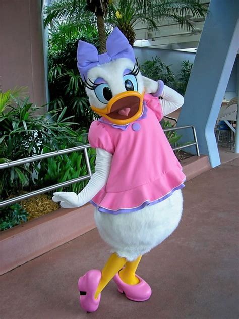 Unofficial Disney Character Hunting Guide Epcot Characters