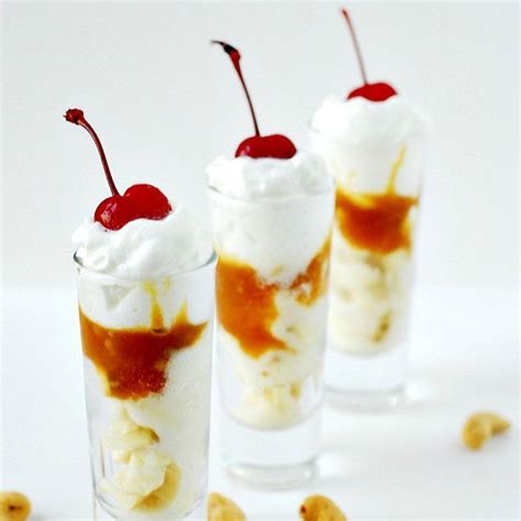 Have fun serving your adorable creations! 24 Short and Sweet Shot-Glass Desserts | Shot glass ...