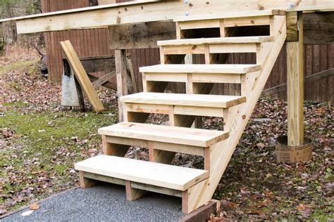 20 Ways To Build Free Standing Wooden Steps Its Overflowing