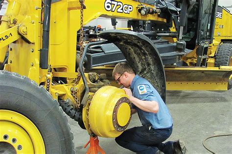 Reaching Out To The Next Generation Of Fleet Technicians The Municipal