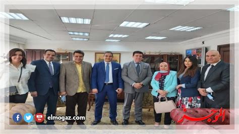 بدر بانون ولد بتاريخ 30 سبتمبر 1993 في الدار البيضاء، هو لاعب كرة قدم دولي مغربي يلعب في مركز الدفاع رفقة فريق الأهلي المصري. بدر بانون وزوجته : تريزيجيه يعلق على هدفه التاريخى فى شباك ...