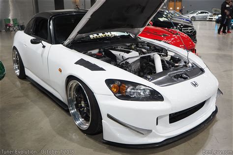 White Honda S2000