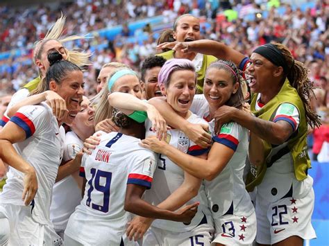 Us Womens Soccer Team Pictures Picturemeta