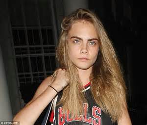 Can Real Women Pull Off Cara Delevingnes Eyebrows Femail Puts The