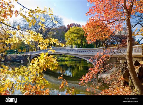 Bow Bridge In Autumn Central Park New York City Stock Photo Alamy