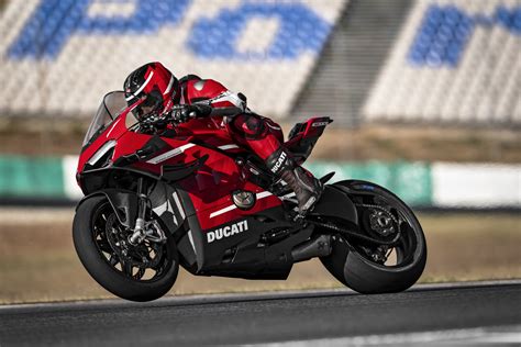 Ducati Unveils 234 Horsepower 350 Pound Street Legal Superleggera V4