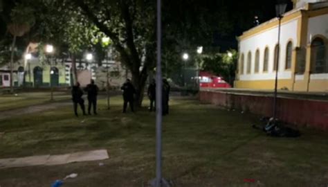 Homem é morto com 3 tiros na Praça Matriz no Centro de Manaus Bora Manaus