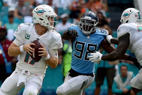 Nfl Week One Titans Fall To The Dolphins 27 20 Music City Miracles