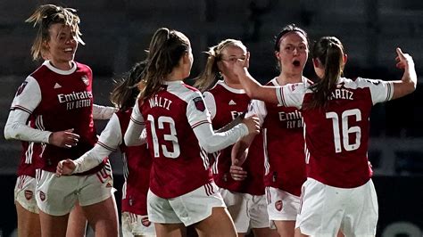 Arsenal Women 2 0 Man Utd Women Gunners Close Gap To Wsl Rivals