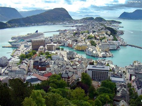 Norwegia od lat jest liderem w rankingach najszczęśliwszych państw na świecie. Norwegia, Panorama, Miasta