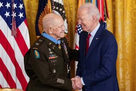 Medal Of Honor Awarded To One Of The First Black U S Special Forces Officers Flipboard