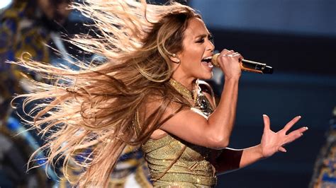 Mtv Vmas Jennifer Lopez Steals The Show With Greatest Hits Medley