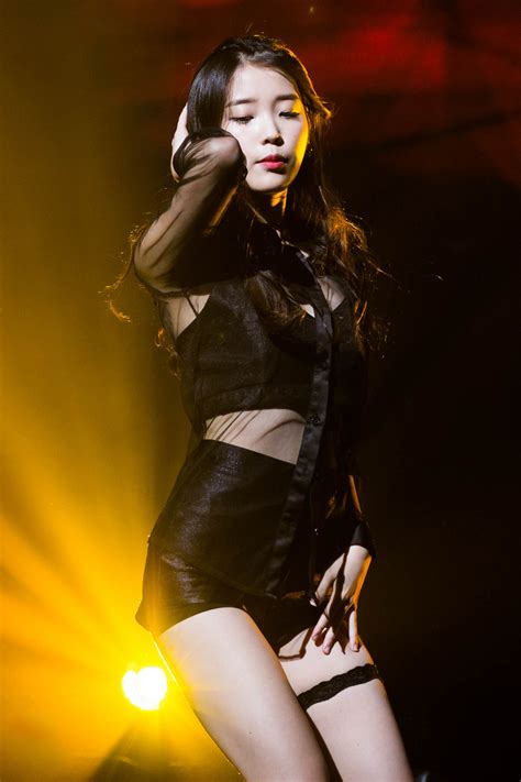 Iu Drops Jaws With This Absolutely Hot Outfit Daily K
